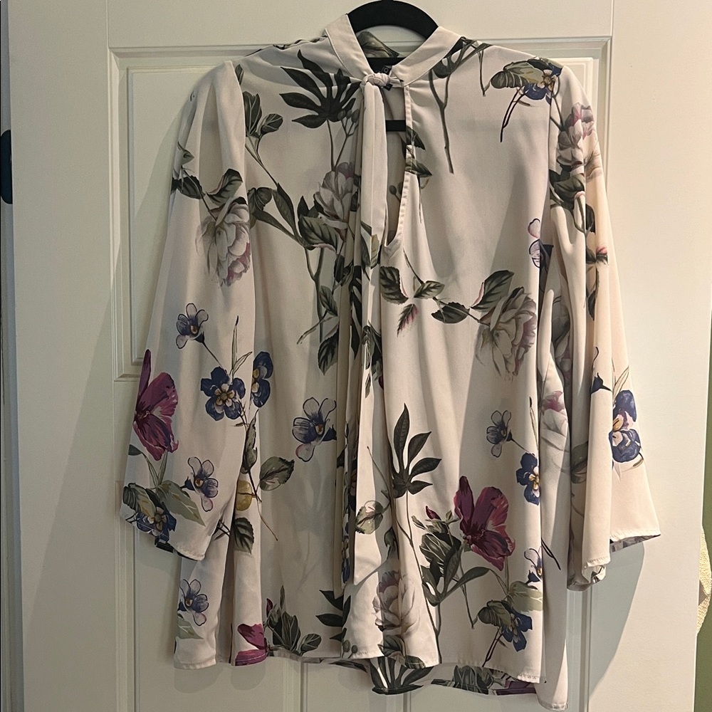 19 Cooper Cream Floral Blouse